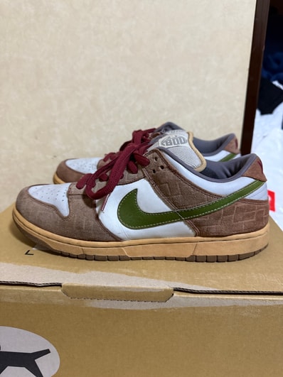 Nike SB Dunk Low "Shanghai"