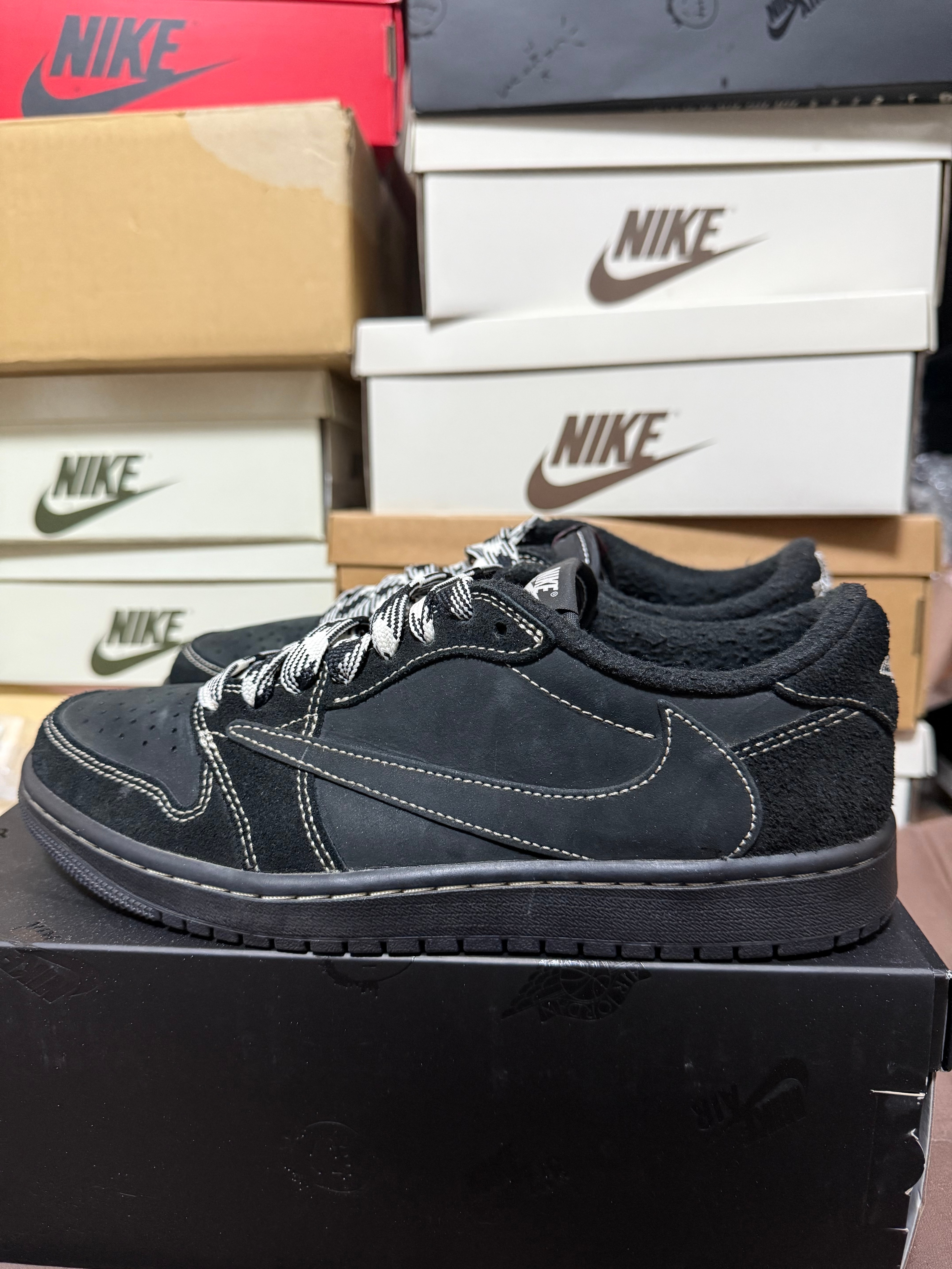 Travis Scott × Nike Air Jordan 1 Low OG SP "Black Phantom"