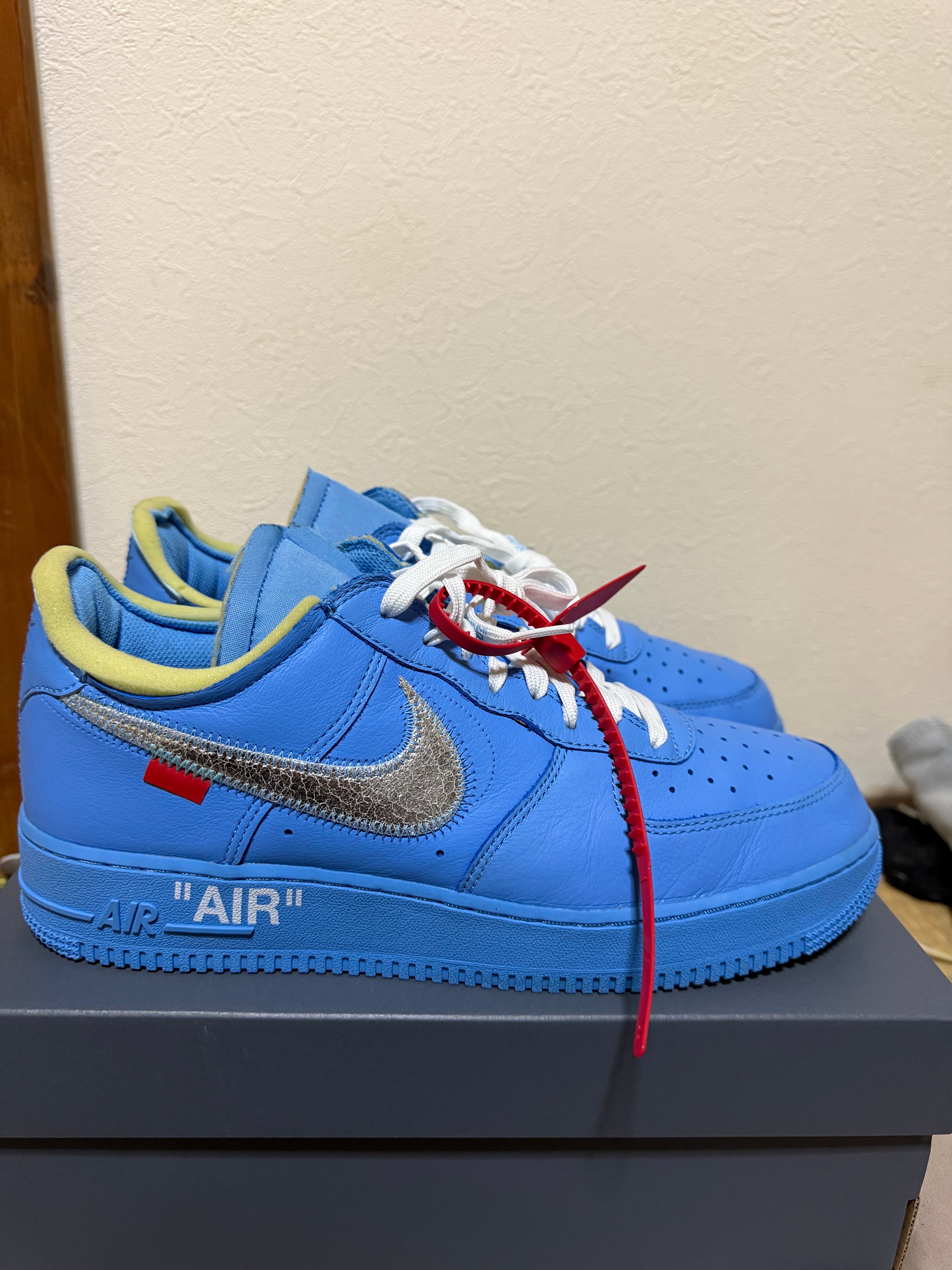 Off-White × Nike Air Force 1 Low 