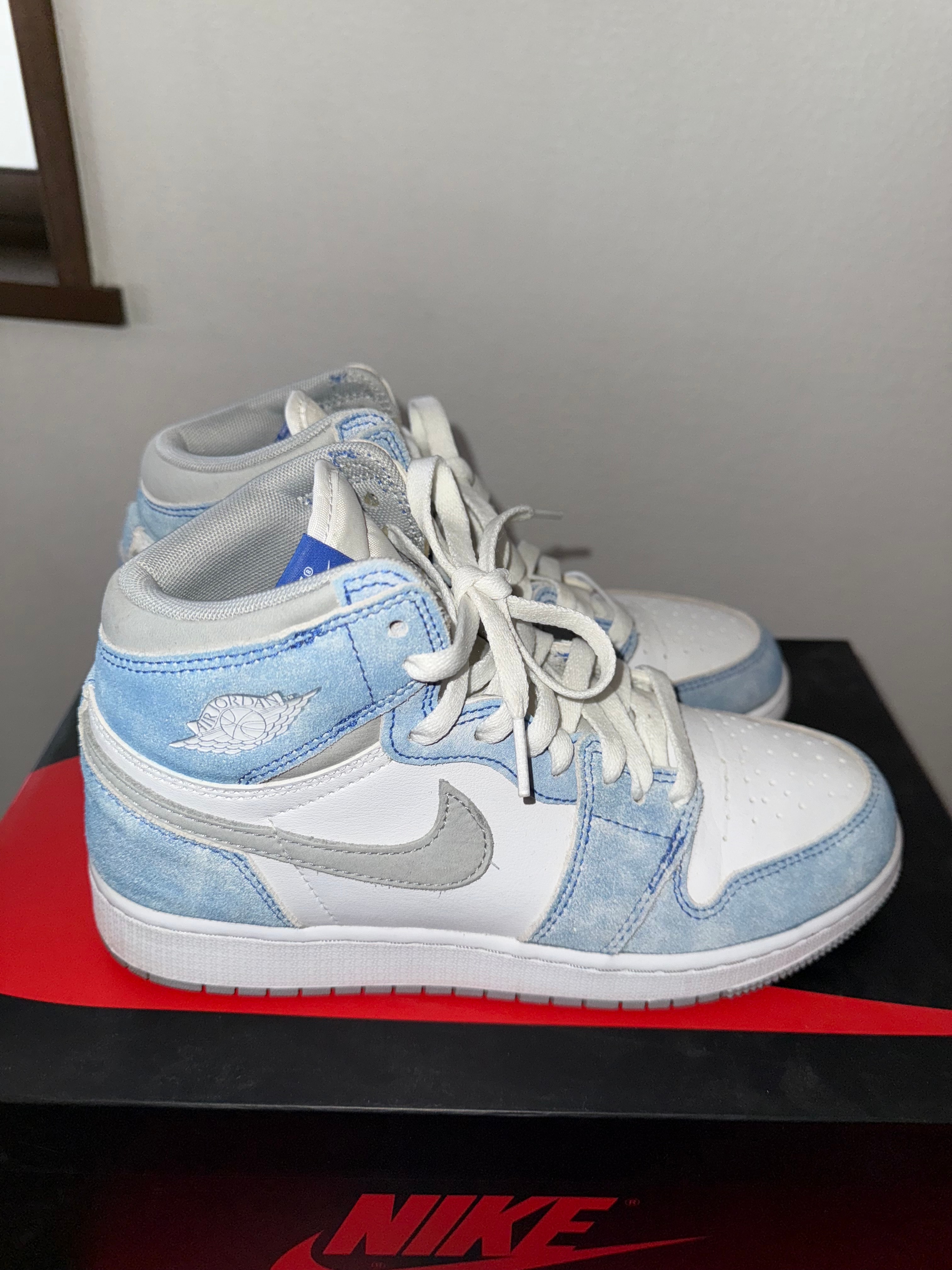 Nike GS Air Jordan 1 High OG "Hyper Royal"