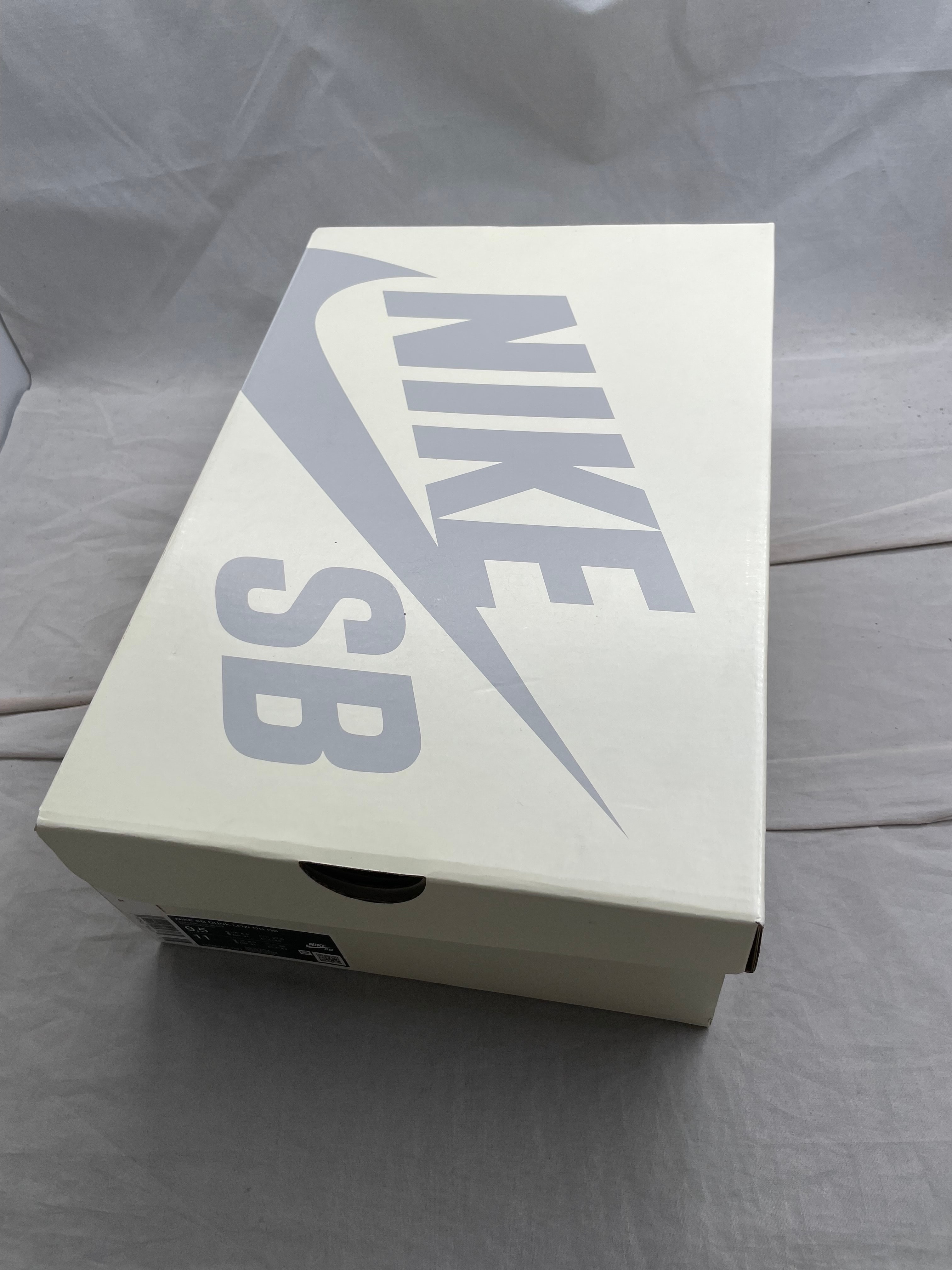 Supreme × Nike SB Dunk Low "Black" (25FW Week2)