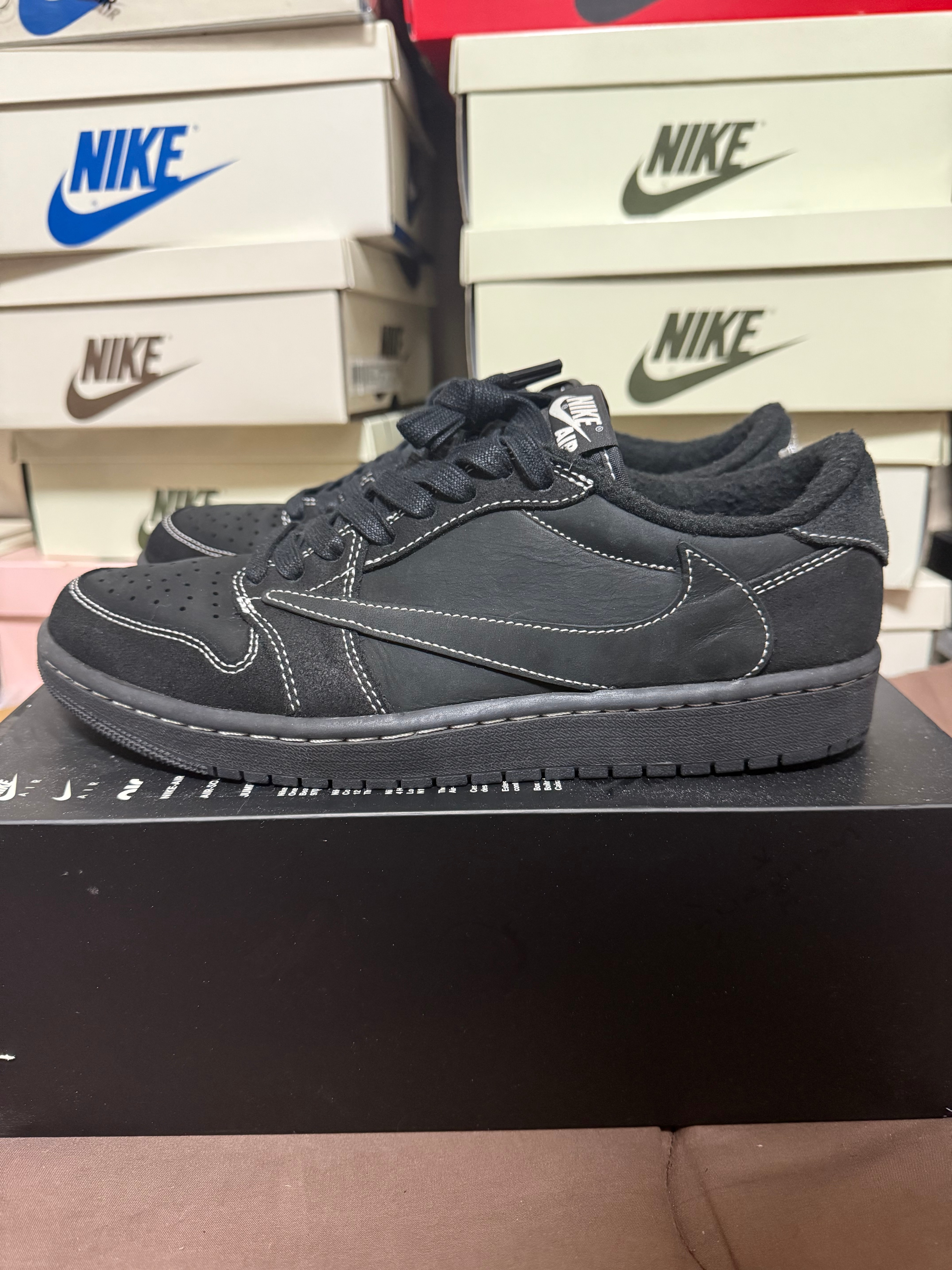 Travis Scott × Nike Air Jordan 1 Low OG SP "Black Phantom"