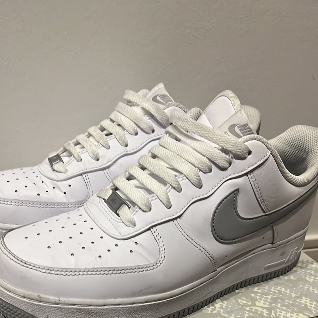 Nike Air Force 1 '07 "White/Light Smoke Grey"