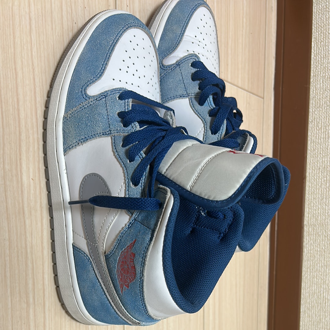 Nike Air Jordan 1 Mid SE "White/Hyper Royal/Red"