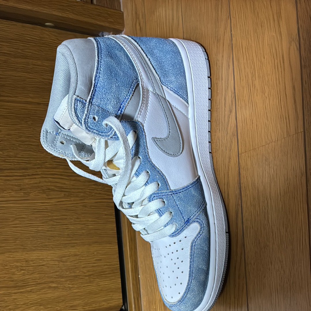 Nike Air Jordan 1 High OG "Hyper Royal"