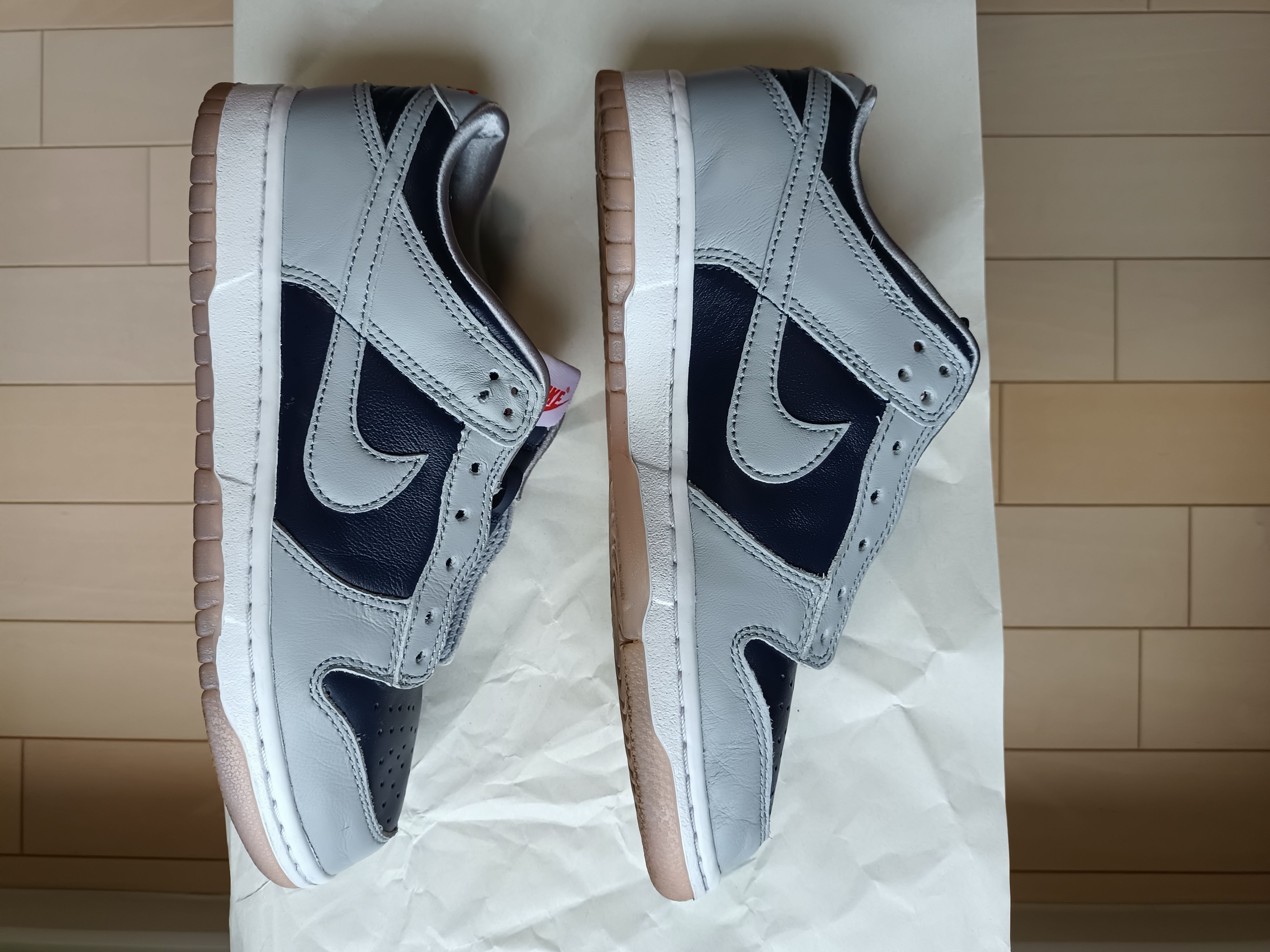 NIKE Women's DUNK LOW "COLLEGE NAVY"