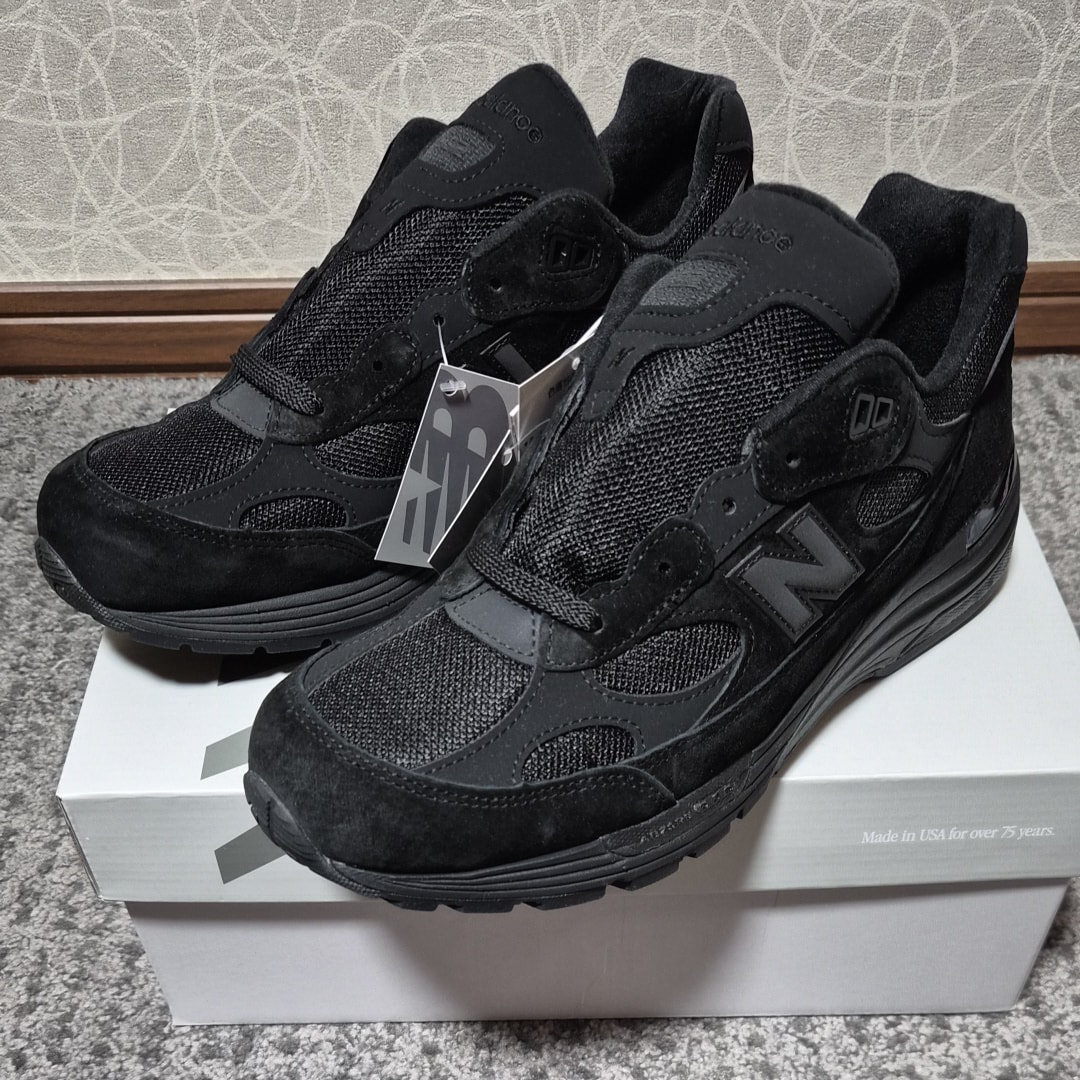New Balance 992 "Triple Black" (2025)