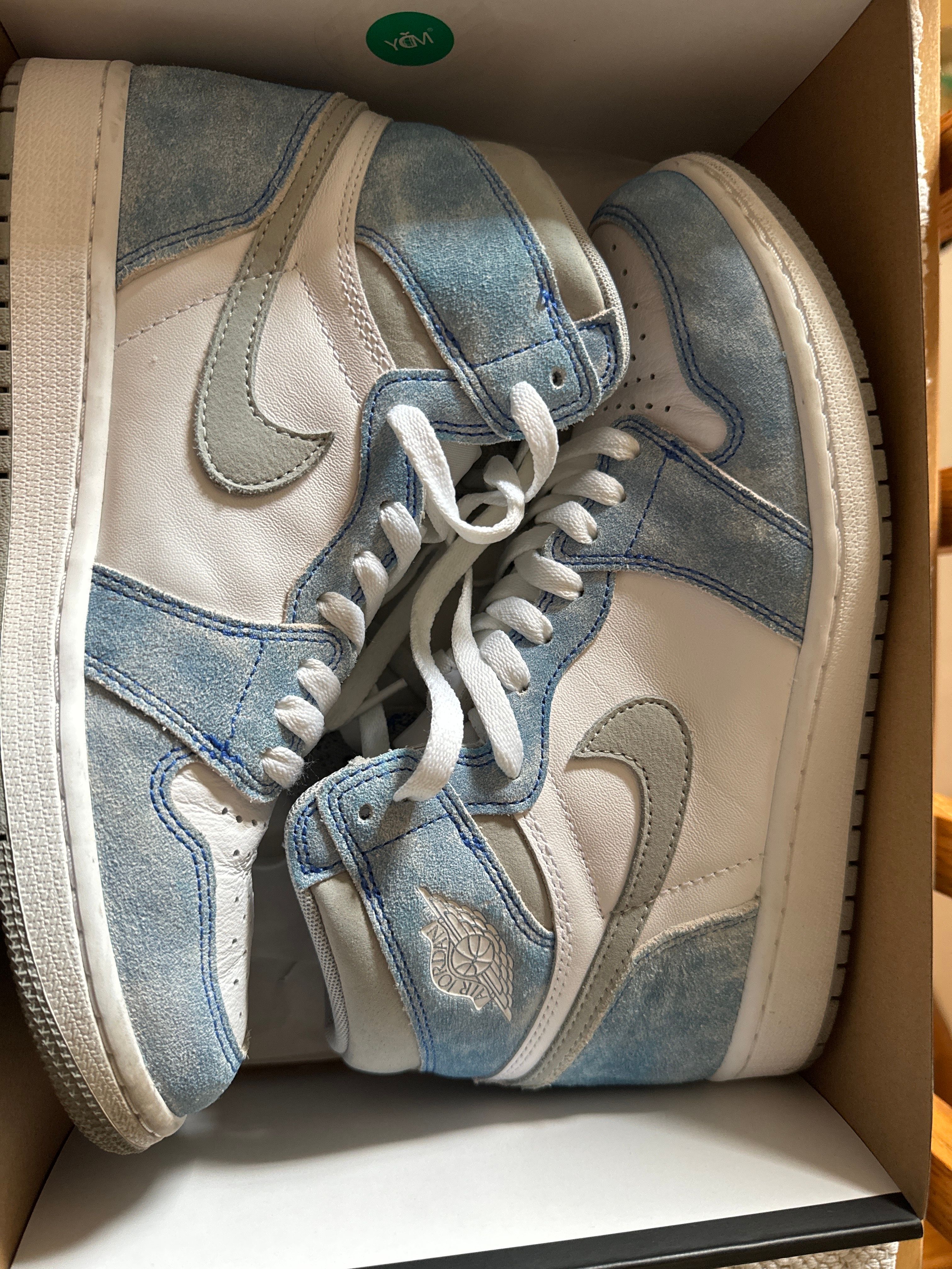 Nike Air Jordan 1 High OG "Hyper Royal"