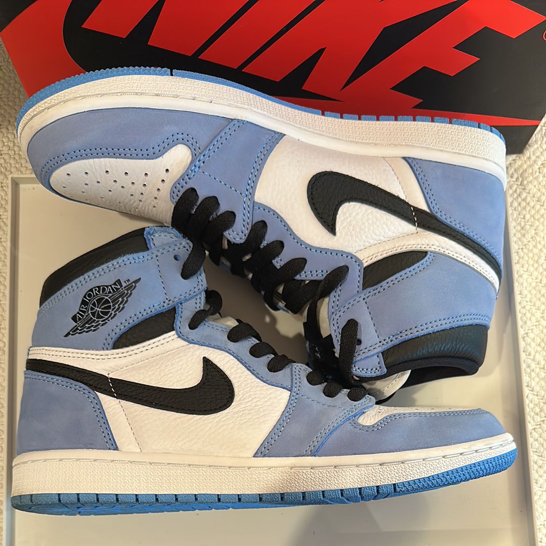 Nike Air Jordan 1 High OG "University Blue"