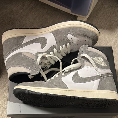 Nike Air Jordan 1 Retro High OG "Black and Smoke Grey"