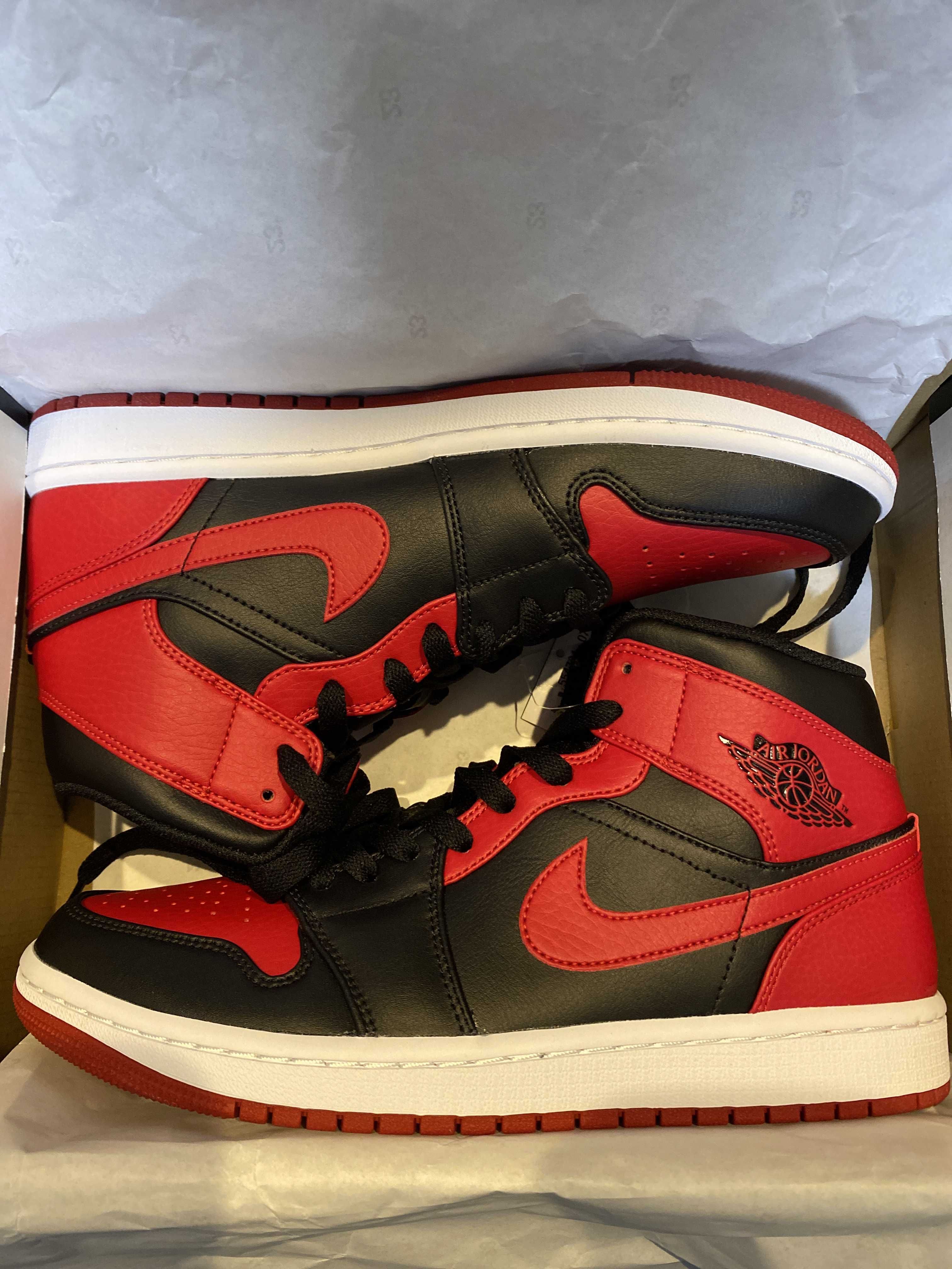 Nike Air Jordan 1 Mid "Bred"