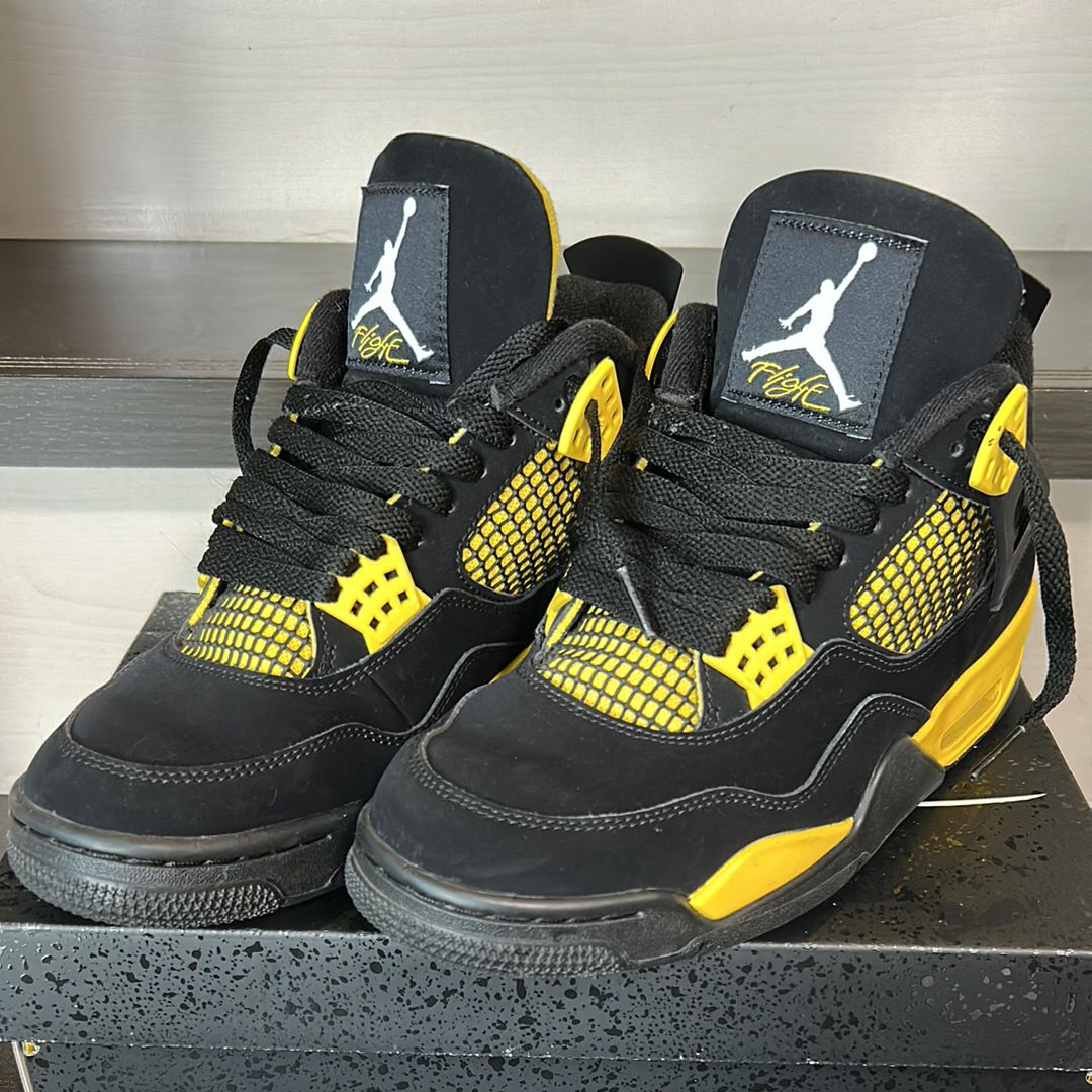 Nike Air Jordan 4 Retro "Thunder"(2023)