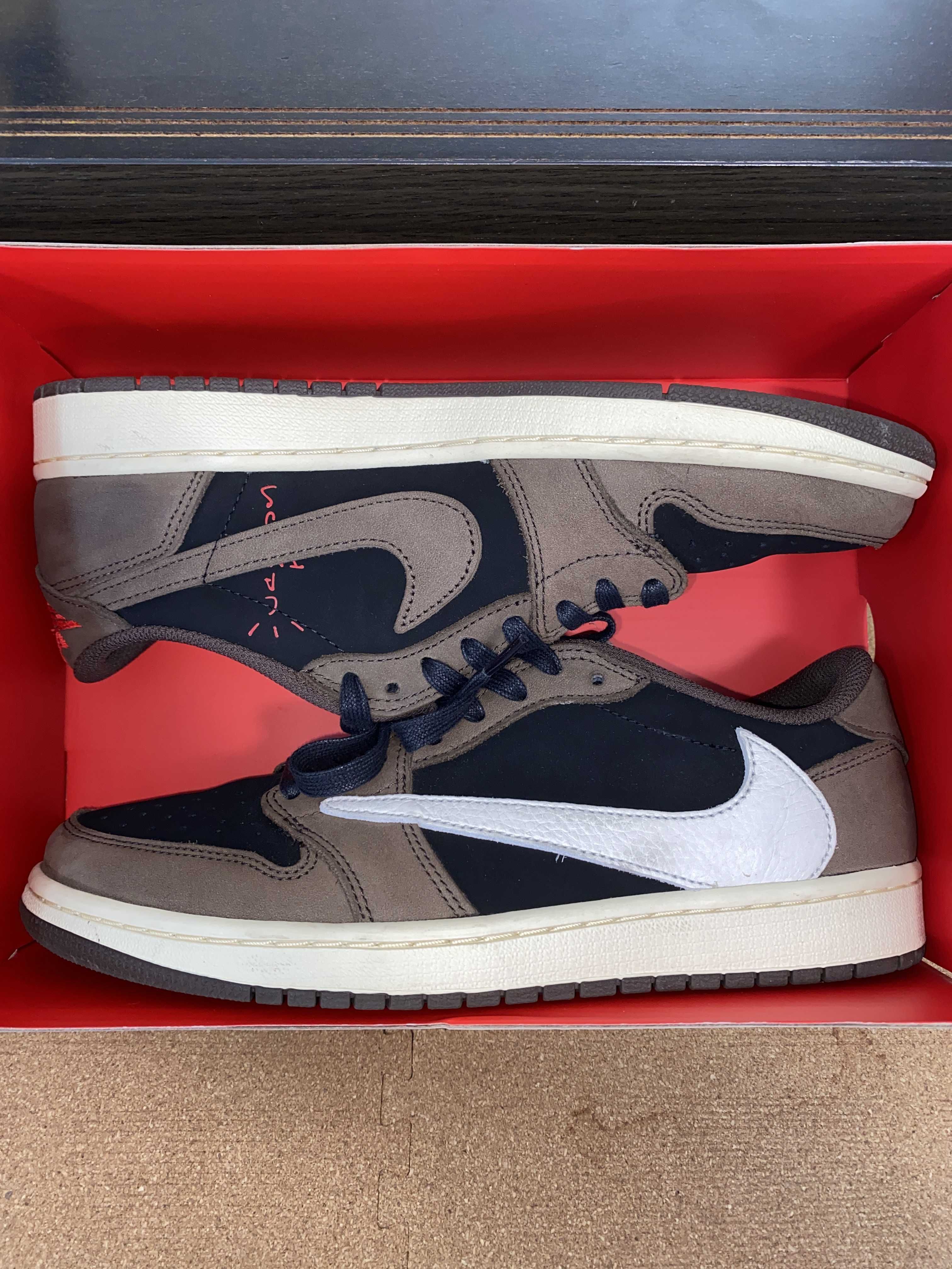 Travis Scott × Nike Air Jordan 1 Low OG SP-T "Black/Dark Mocha"