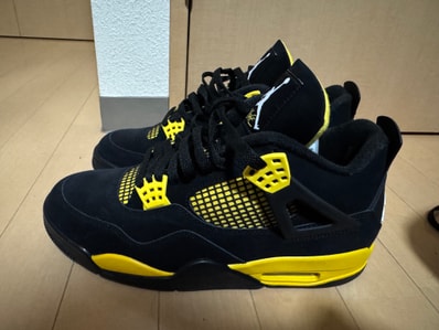 Nike Air Jordan 4 Retro "Thunder"(2023)