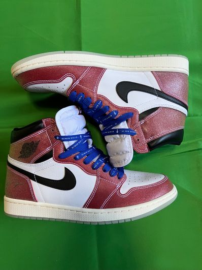 Trophy Room × Nike Air Jordan 1 Retro High "Chicago" (Friends and Family) (Blue Laces)