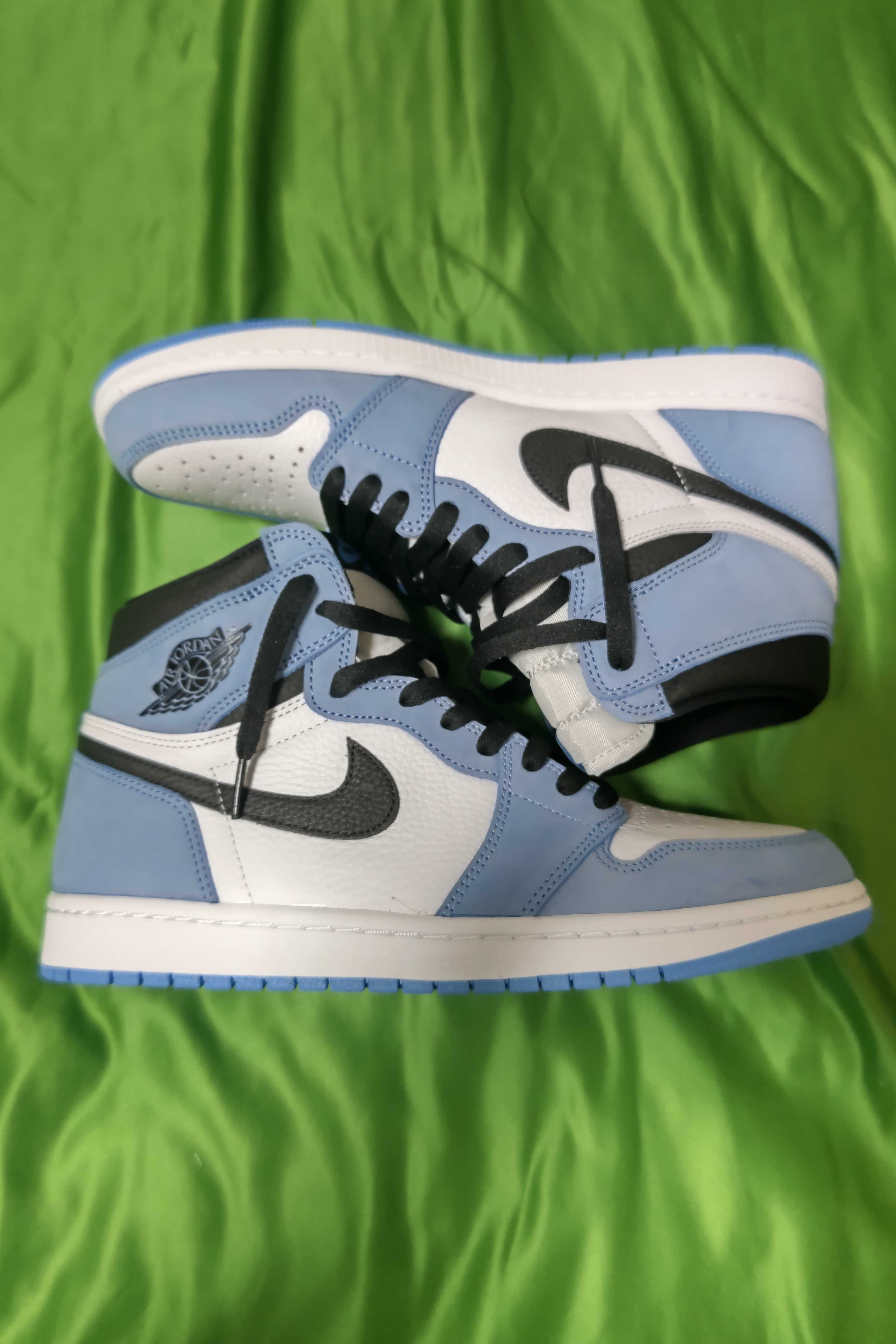 Nike Air Jordan 1 High OG "University Blue"