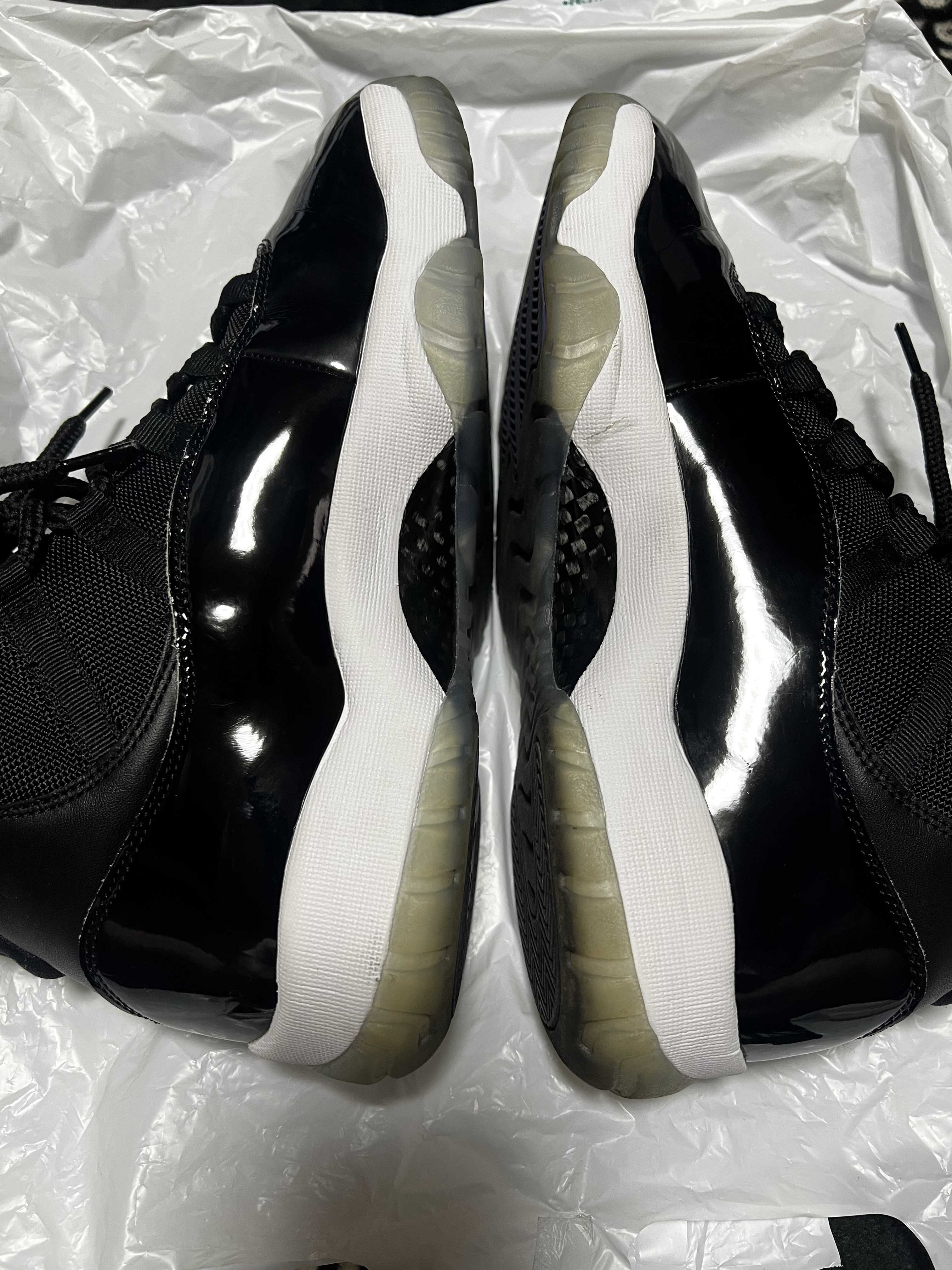 Nike Air Jordan 11 Retro "Space Jam" (2016)