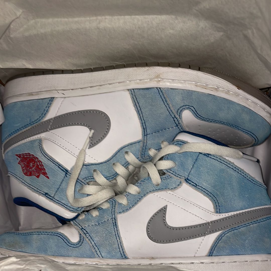 Nike Air Jordan 1 Mid SE "White/Hyper Royal/Red"