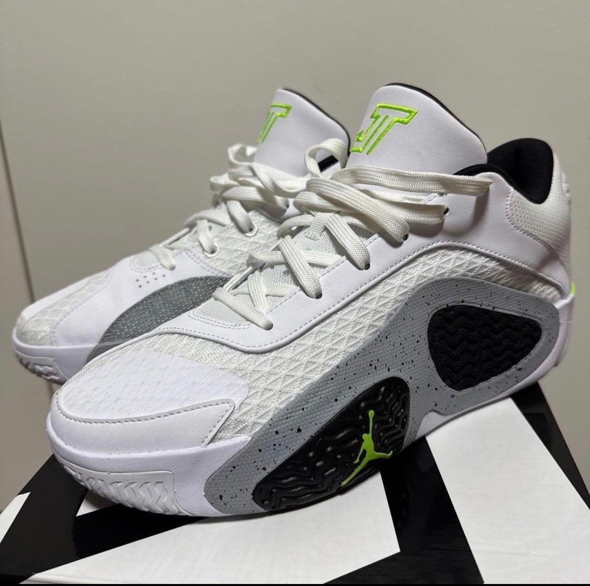 ナイキ ジョーダン テイタム2 "ネオン"