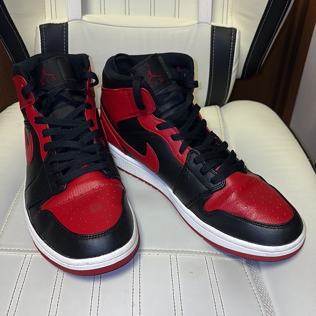 Nike Air Jordan 1 Mid "Bred"