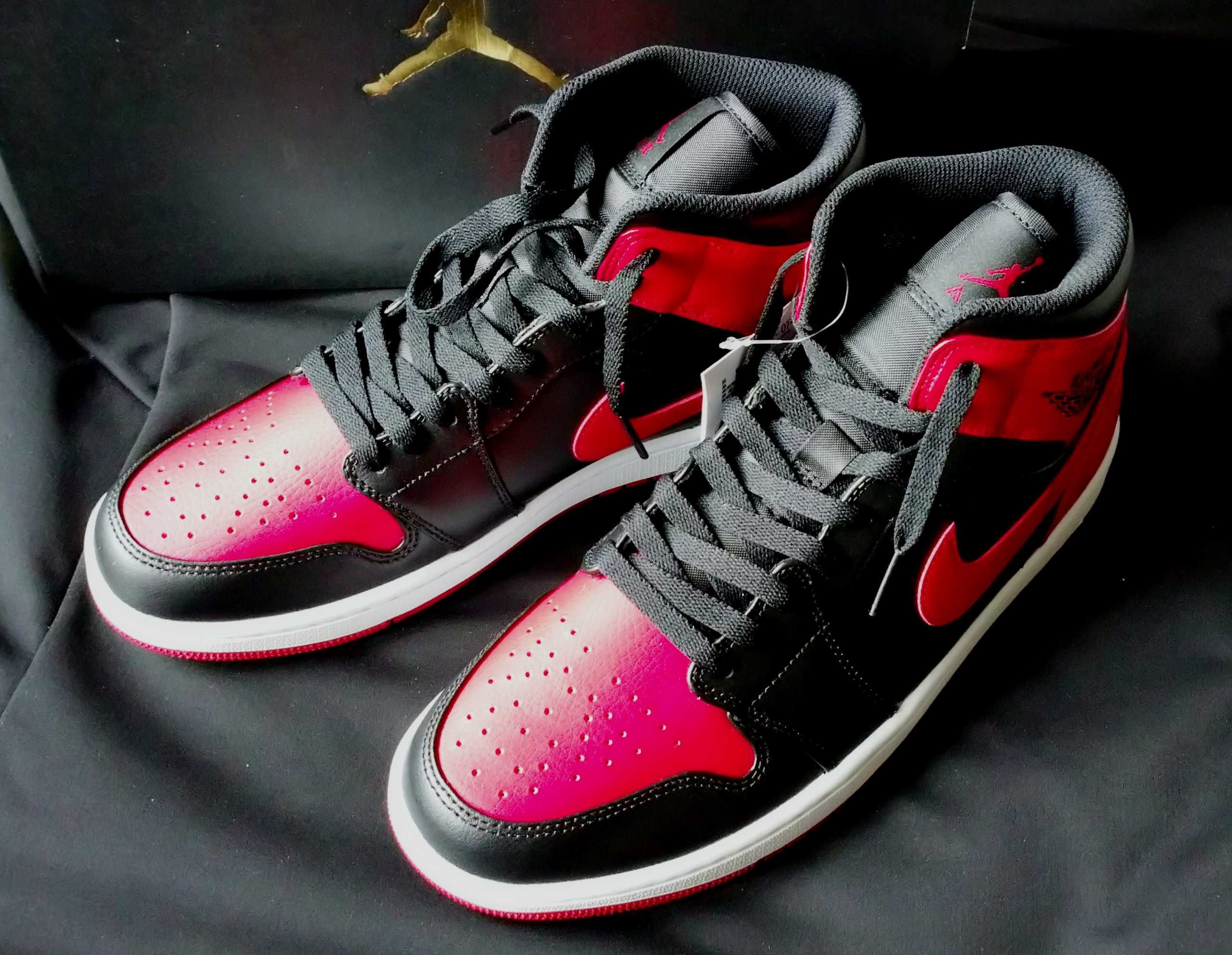 Nike Air Jordan 1 Mid "Bred"