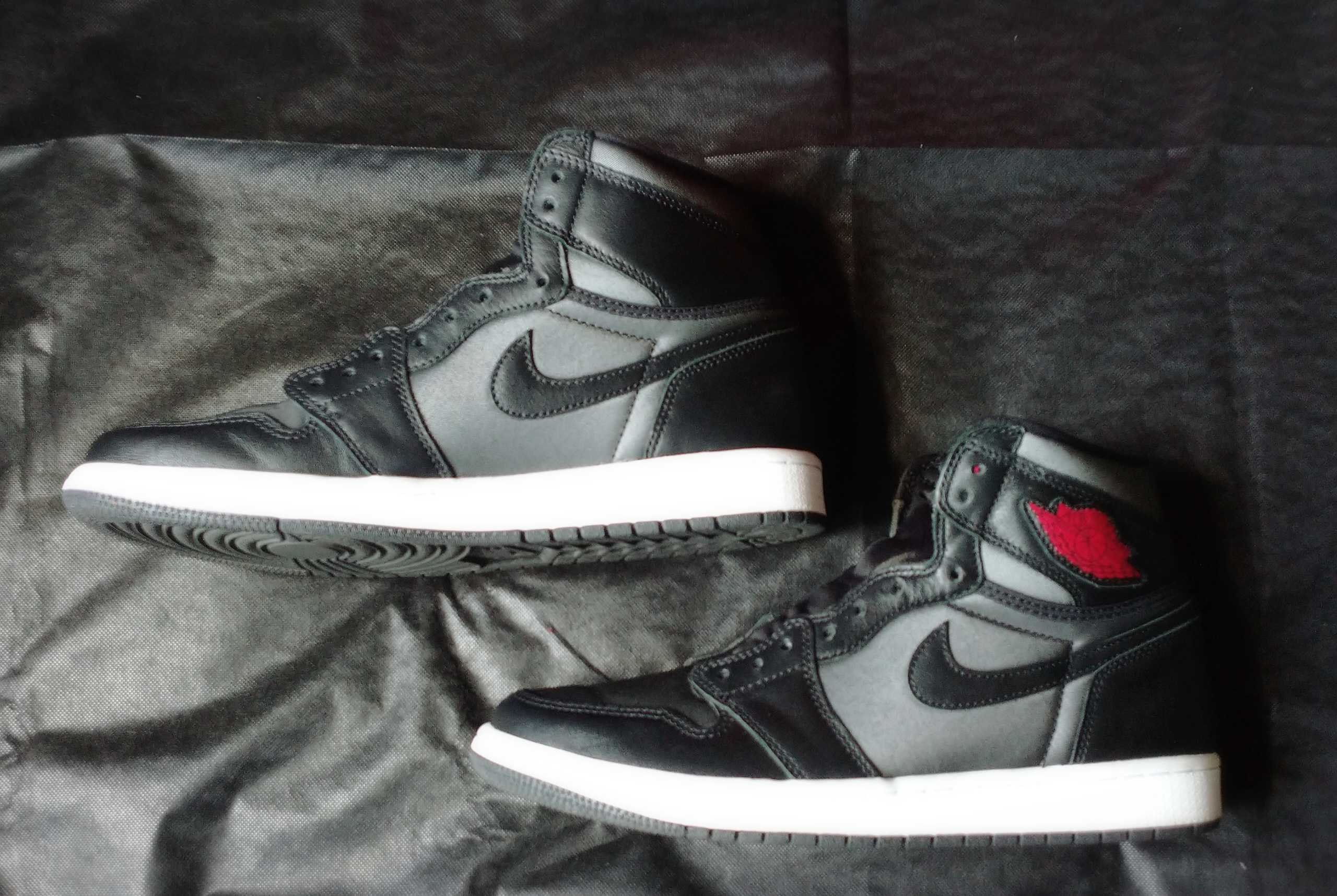 Nike Air Jordan 1 Retro High OG "Black/Metallic Silver/Gym Red"  