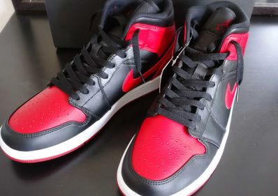 Nike Air Jordan 1 Mid "Bred"