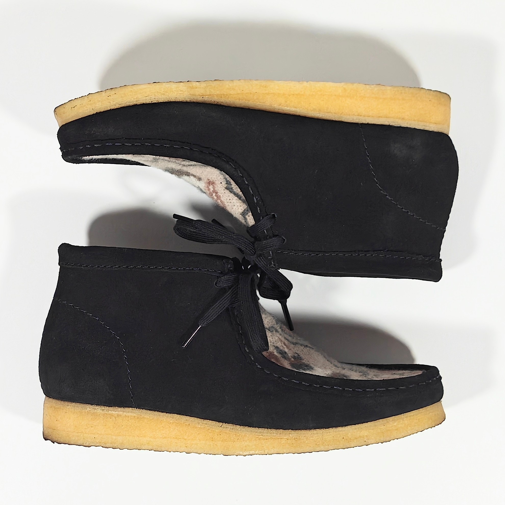 END. × BEAMS PLUS × Clarks Wallabee Boot Ski Club "Black"