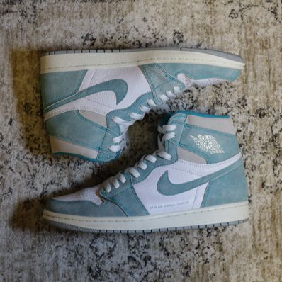 Nike Air Jordan 1 Retro High OG "Turbo Green"