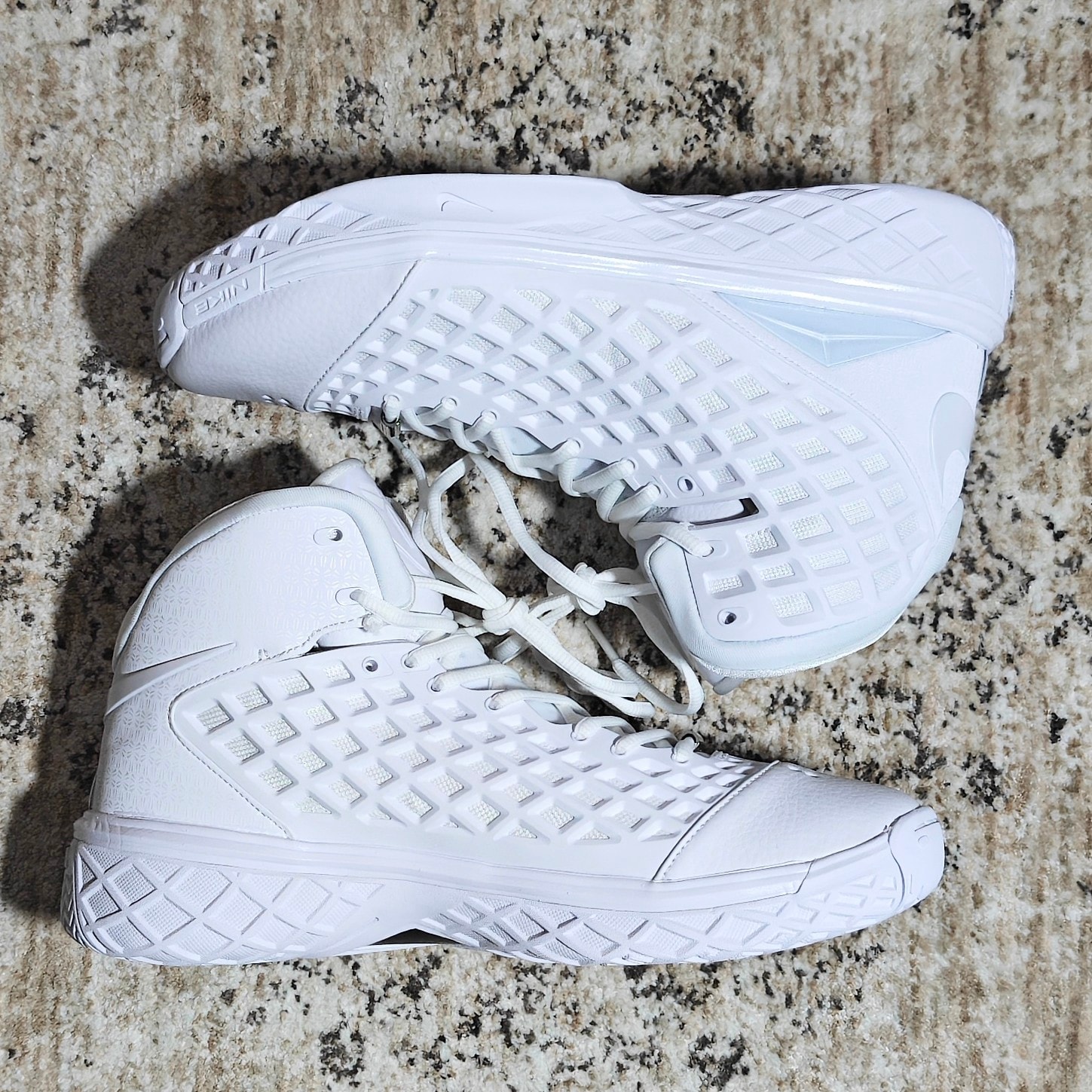 Nike Kobe 3 Protro "Halo" (HM4351-100/HQ9153-100)