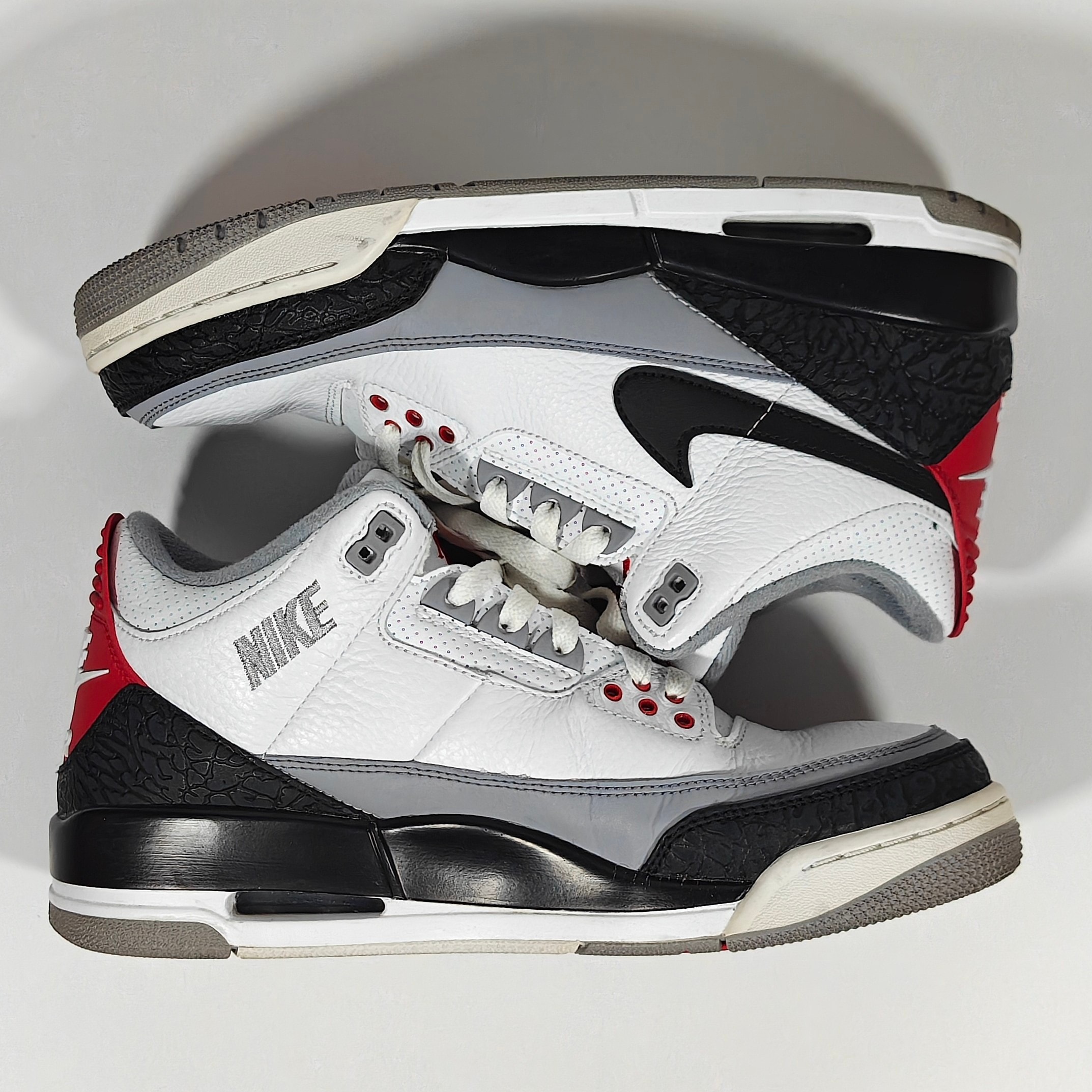 Nike Air Jordan 3 Retro "Tinker Hatfield"