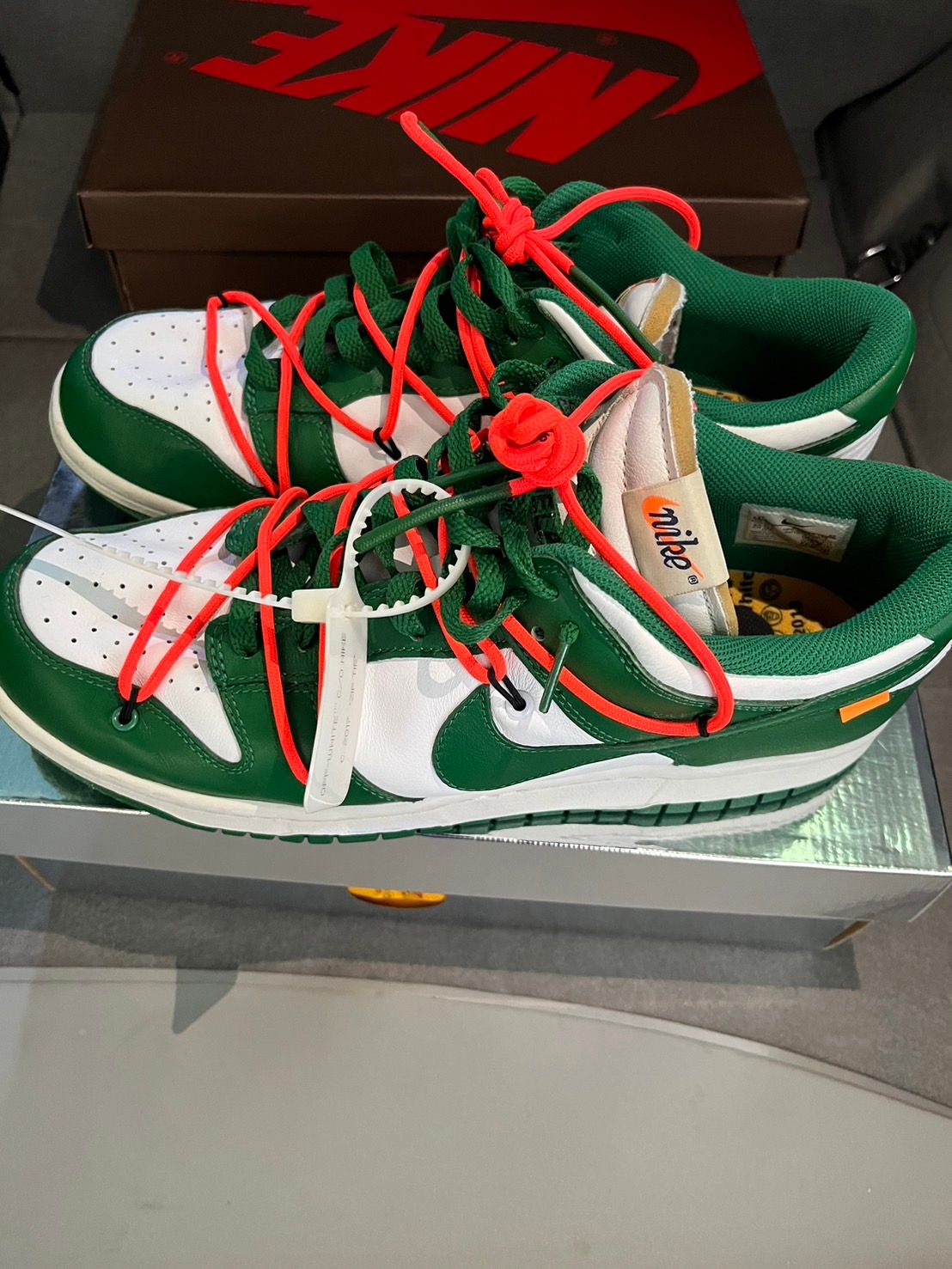 Off-White × Nike Dunk Low "White/Pine Green"