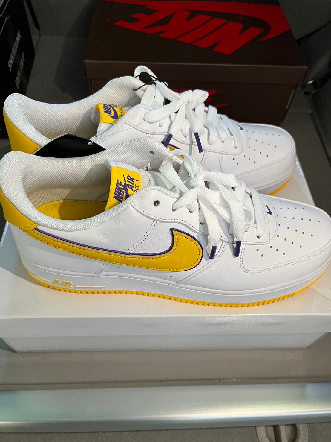 Kobe Bryant × Nike Air Force 1 Low Retro QS "Varsity Maize and Varsity Purple"