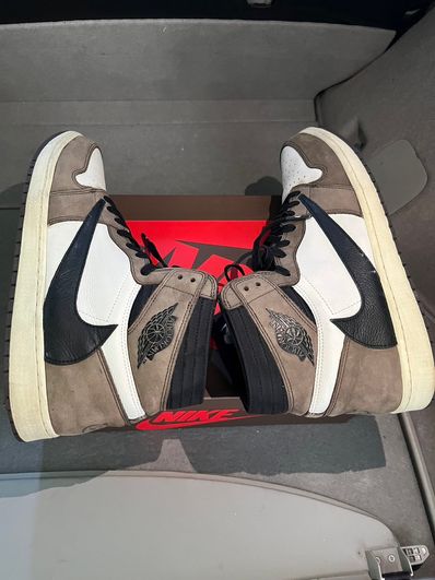 Travis Scott × Nike Air Jordan 1 Retro High OG TS SP "Sail/Dark Mocha"