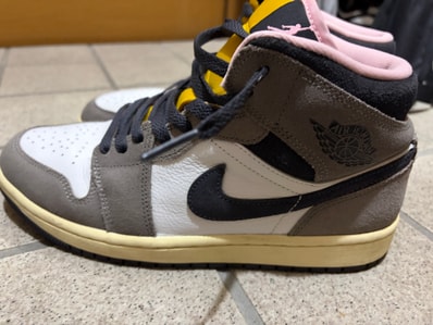 Nike Air Jordan 1 Mid "Cave Stone"