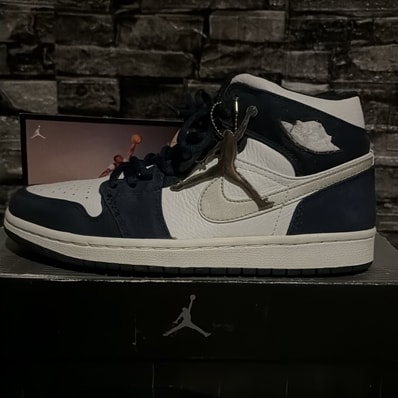Nike Air Jordan 1 Retro "White/Metallic Silver/Midnight Navy"