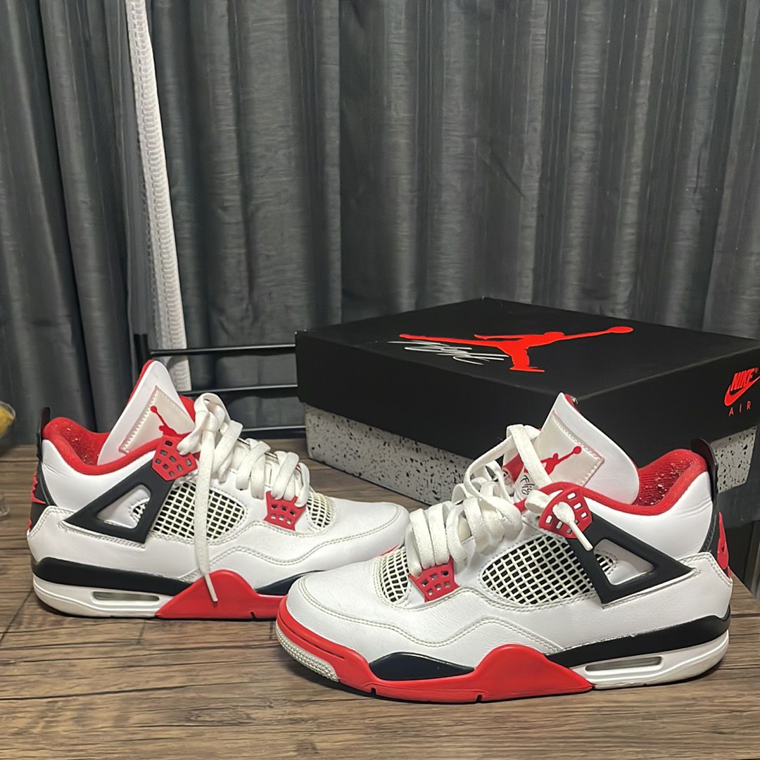 Nike Air Jordan 4 Retro OG "Fire Red" (2020)