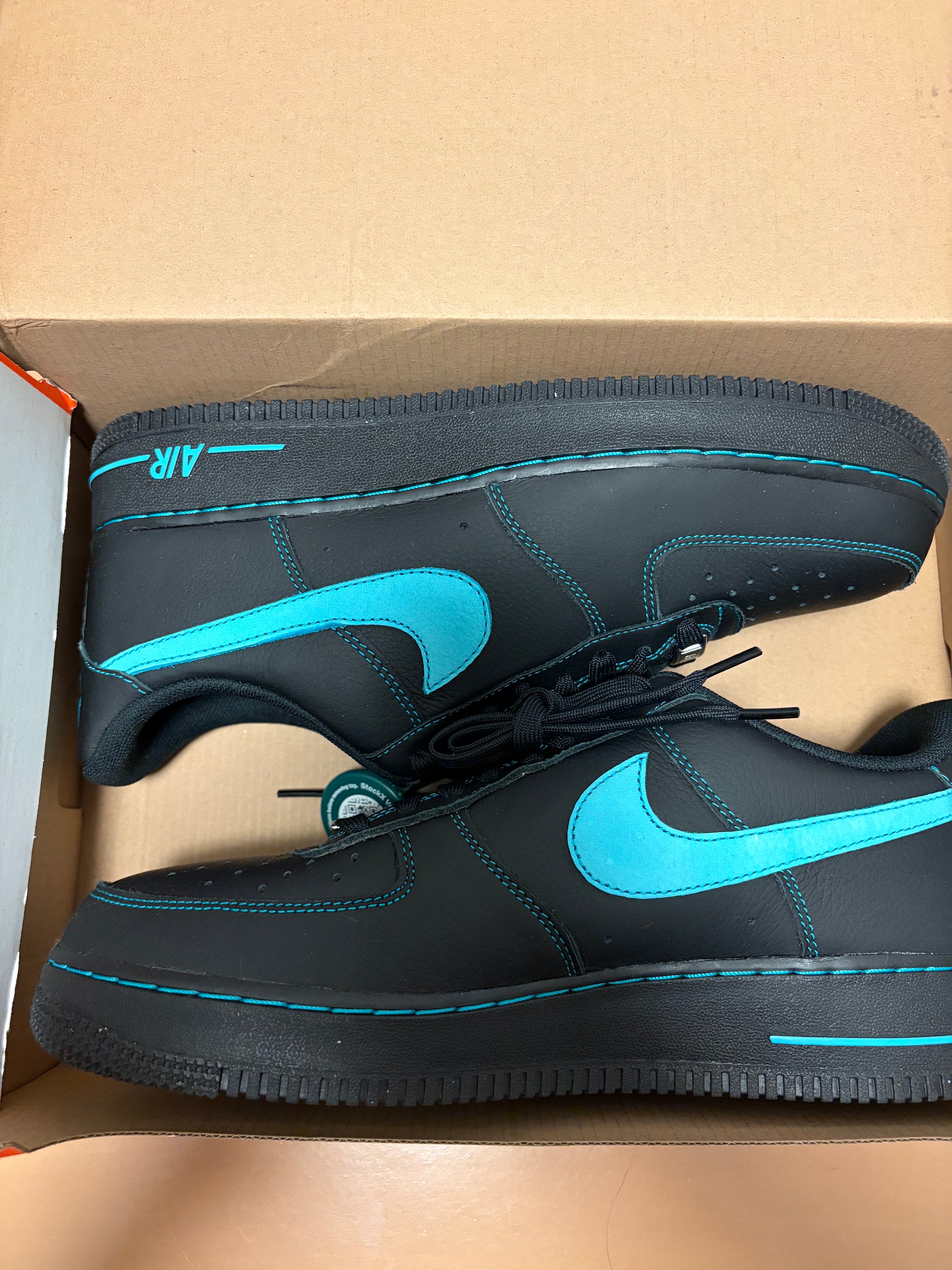 Nike Air Force 1 Low "Black Tiffany"