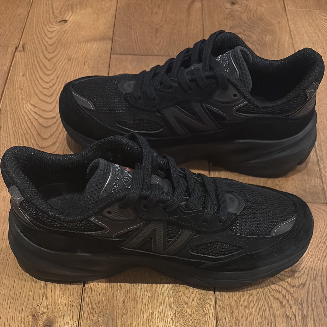 New Balance 990V6 "Triple Black"