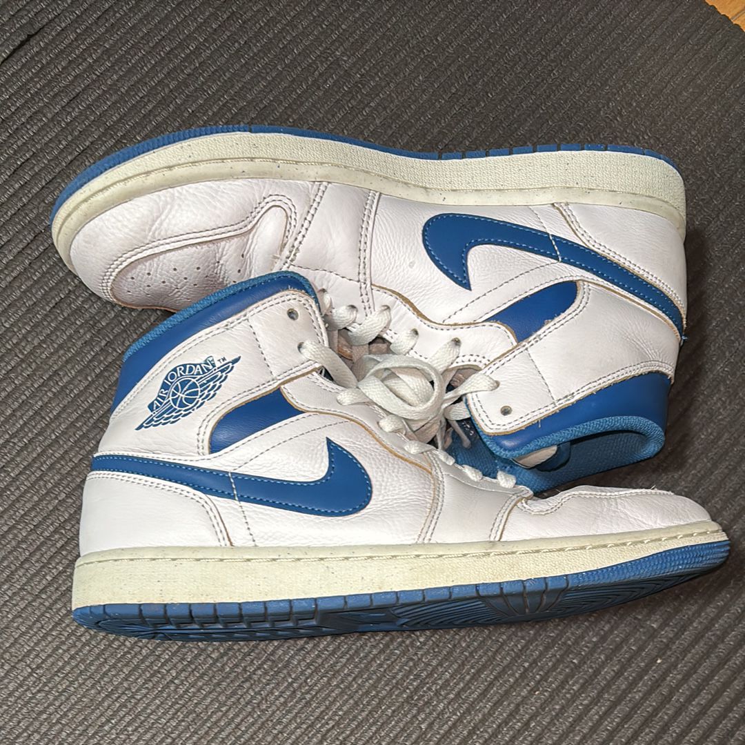 Nike Air Jordan 1 Mid SE "Industrial Blue"