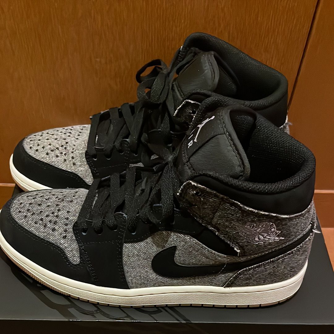 Nike Air Jordan 1 Mid SE "Black/Sail/Gum Medium Brown"