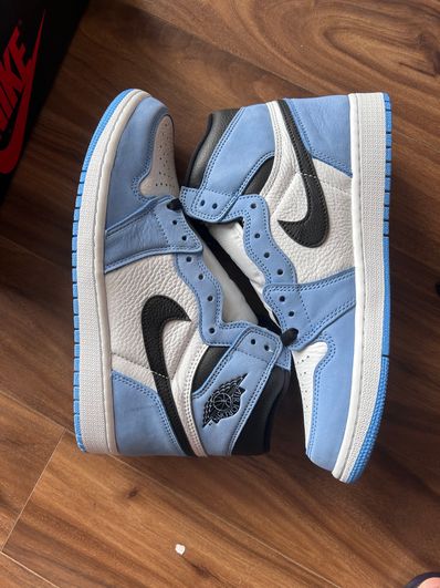 Nike Air Jordan 1 High OG "University Blue"