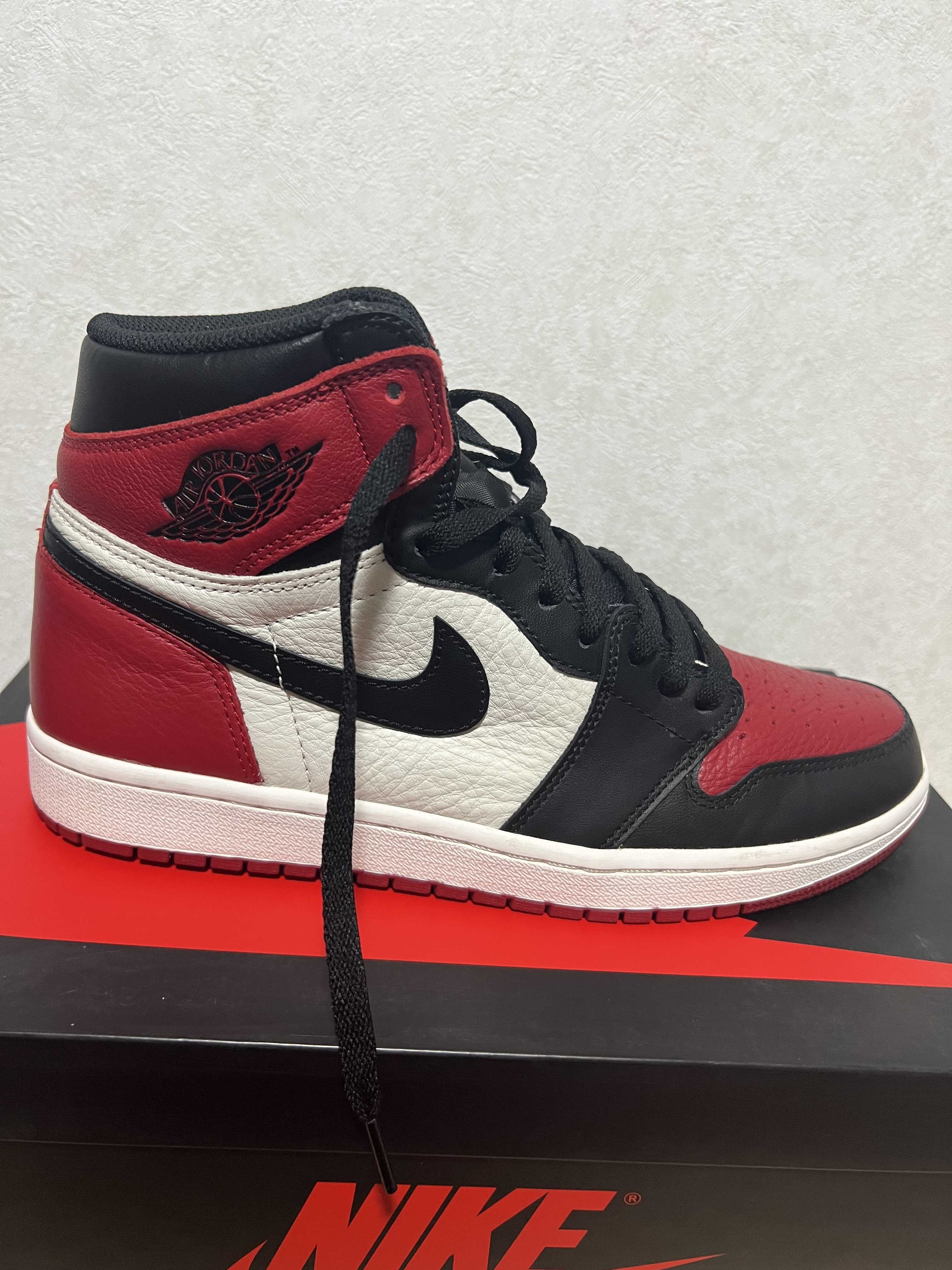 Nike Air Jordan 1 Retro High OG "Bred Toe"