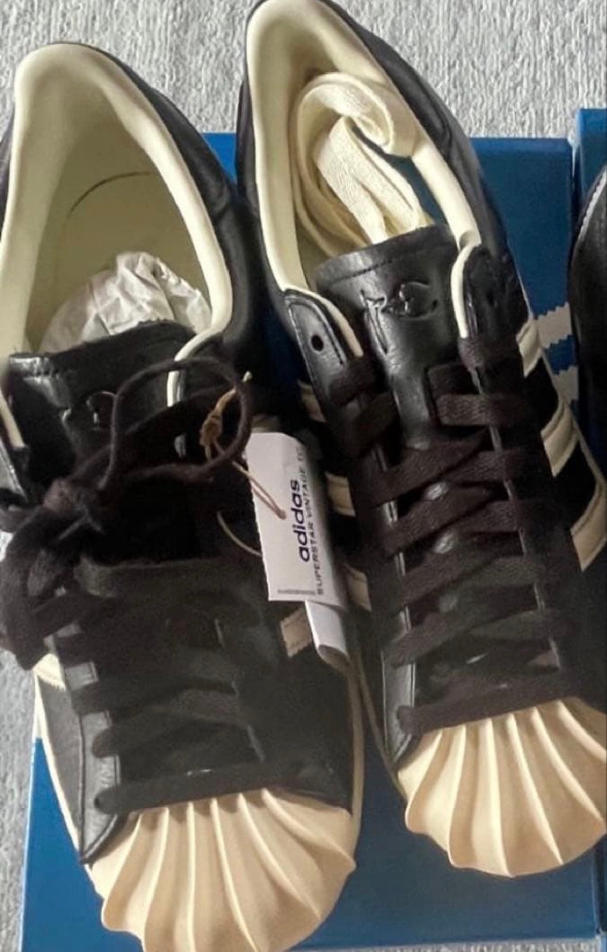 サグクラブ × アディダス スーパースター ヴィンテージ "コアブラック/クリームホワイト"