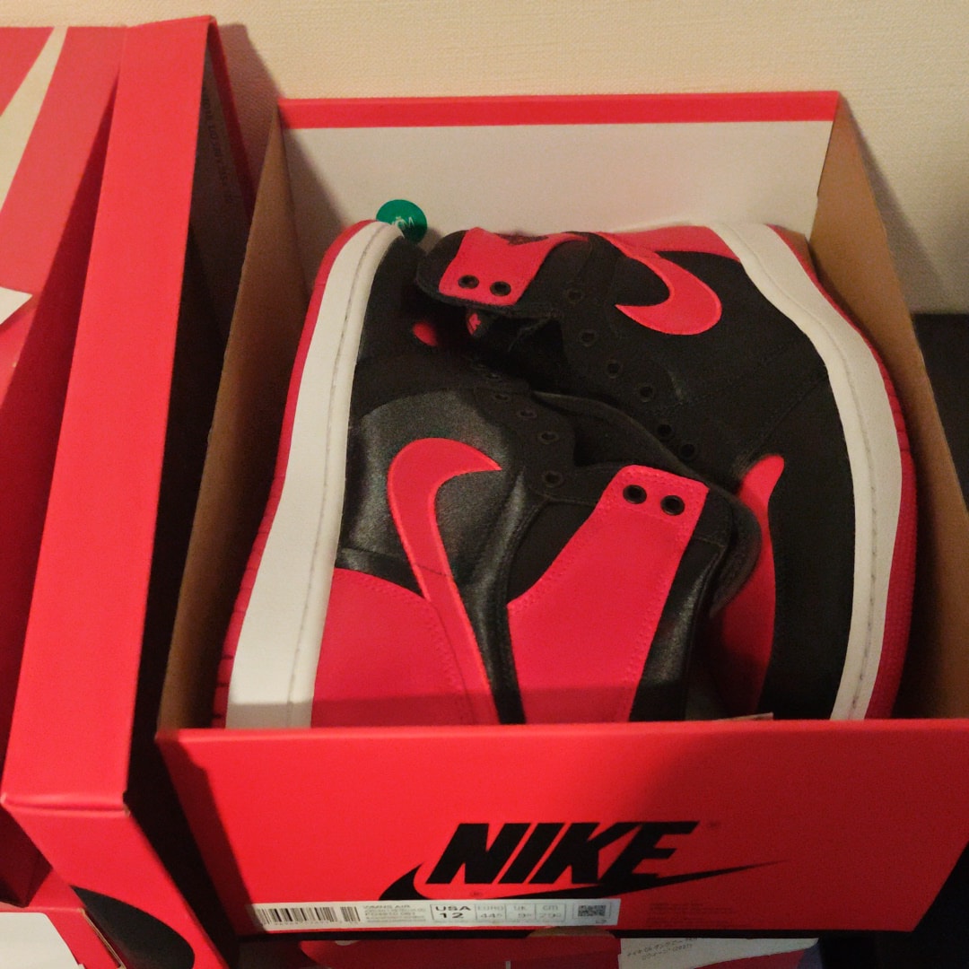 Nike Women's Air Jordan 1 Retro High OG "Satin Bred"