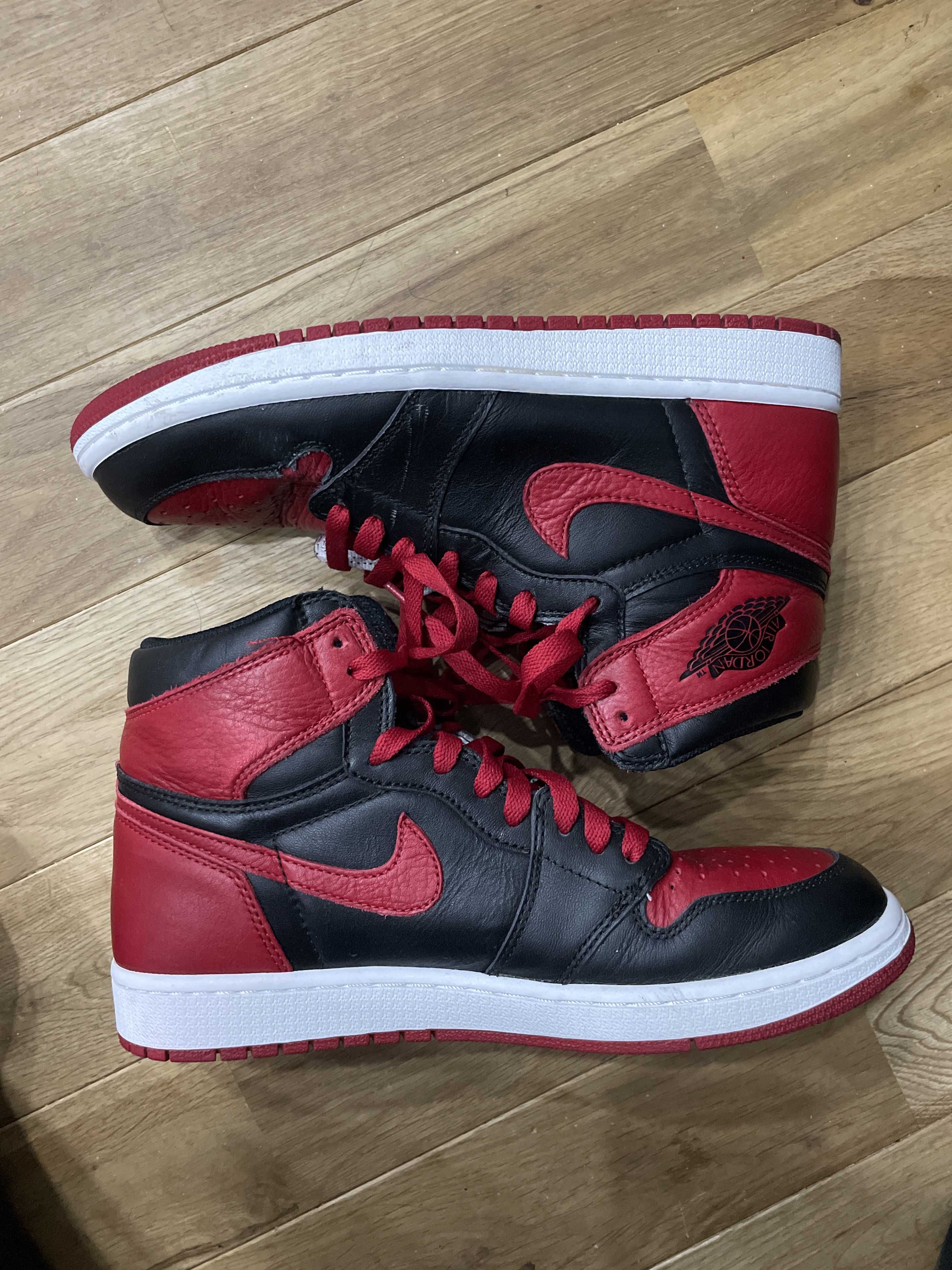 Nike Air Jordan 1 Retro High OG "Bred/Banned" (2016)