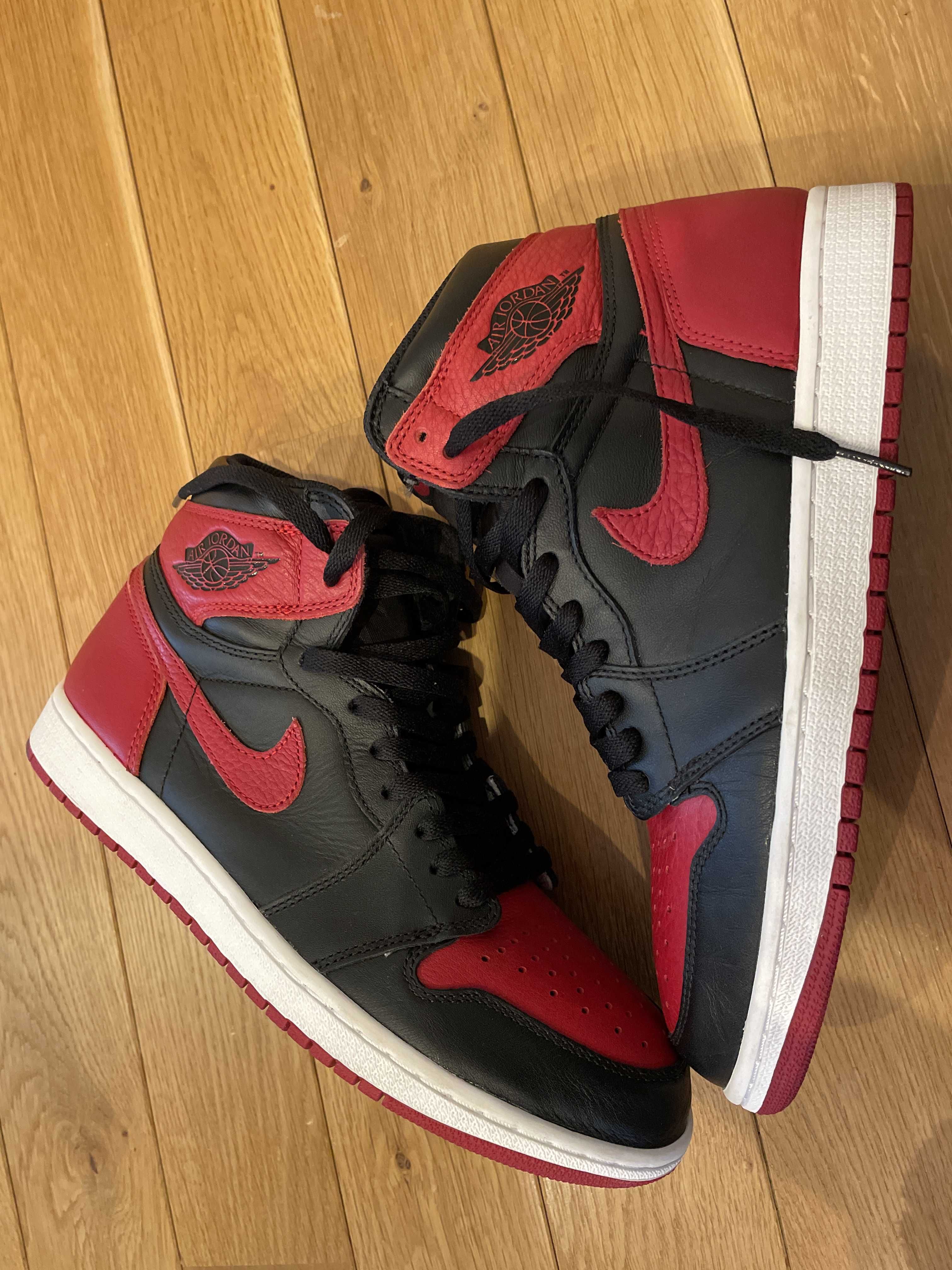 Nike Air Jordan 1 Retro High OG "Bred/Banned" (2016)