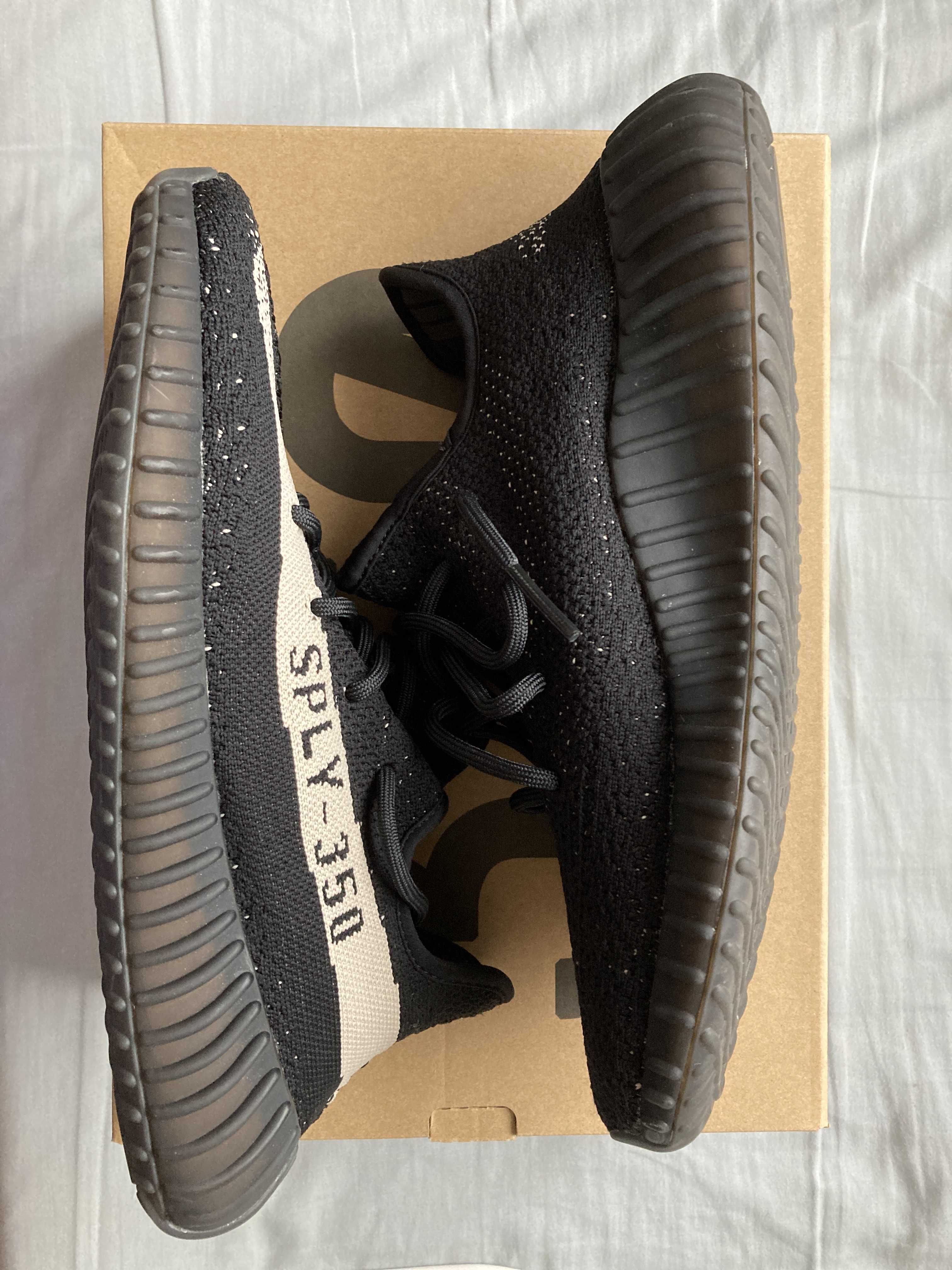 adidas YEEZY Boost 350 V2 "Oreo"