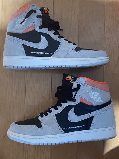 Nike Air Jordan 1 RETRO High OG "Hyper Crimson"