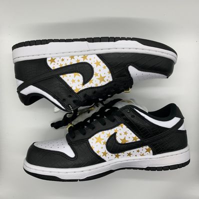 Supreme × Nike SB Dunk Low OG QS Gold Stars "White/Black"